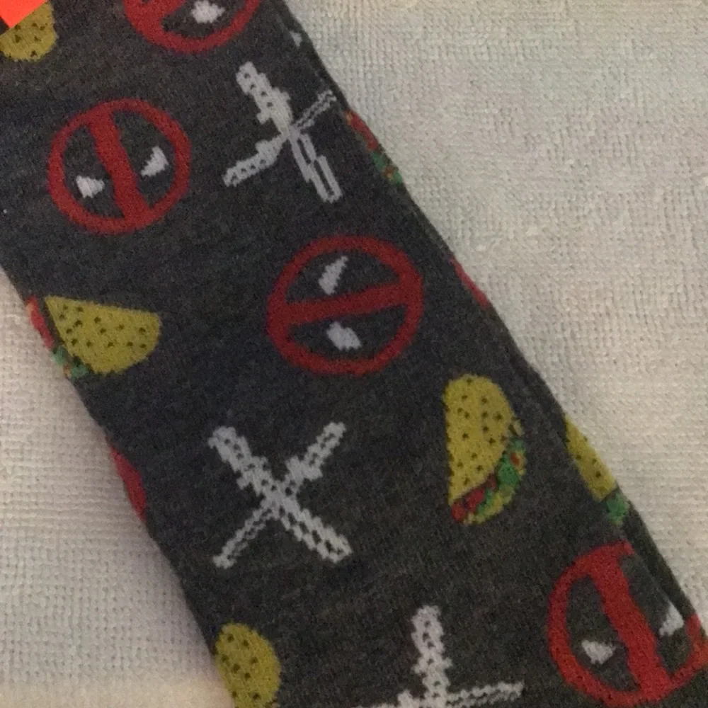 Deadpool socks - Picture 2 of 3